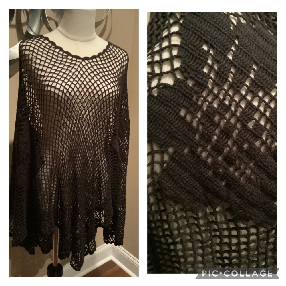 Fabulous Vintage Loose Knit Designer Poncho